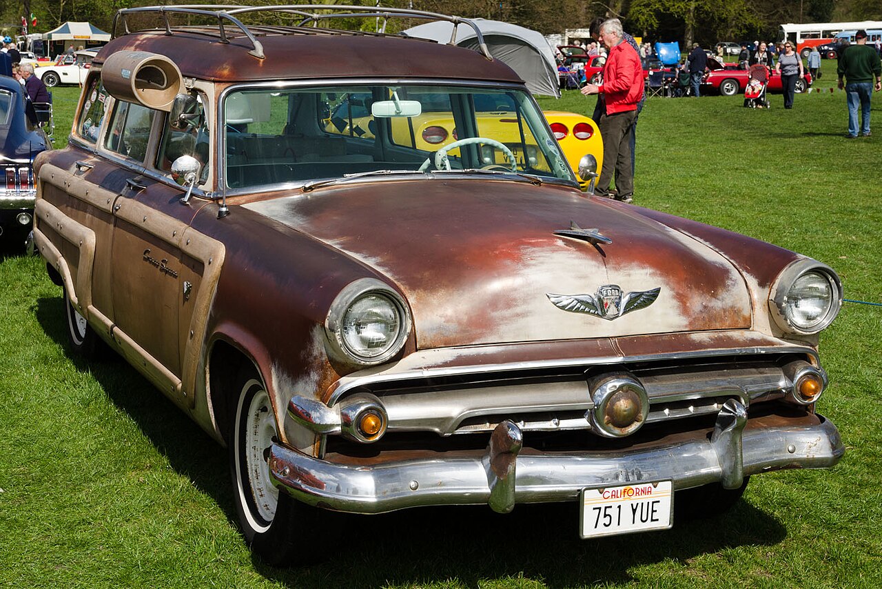 1954 Ford Country Squire station wagon
