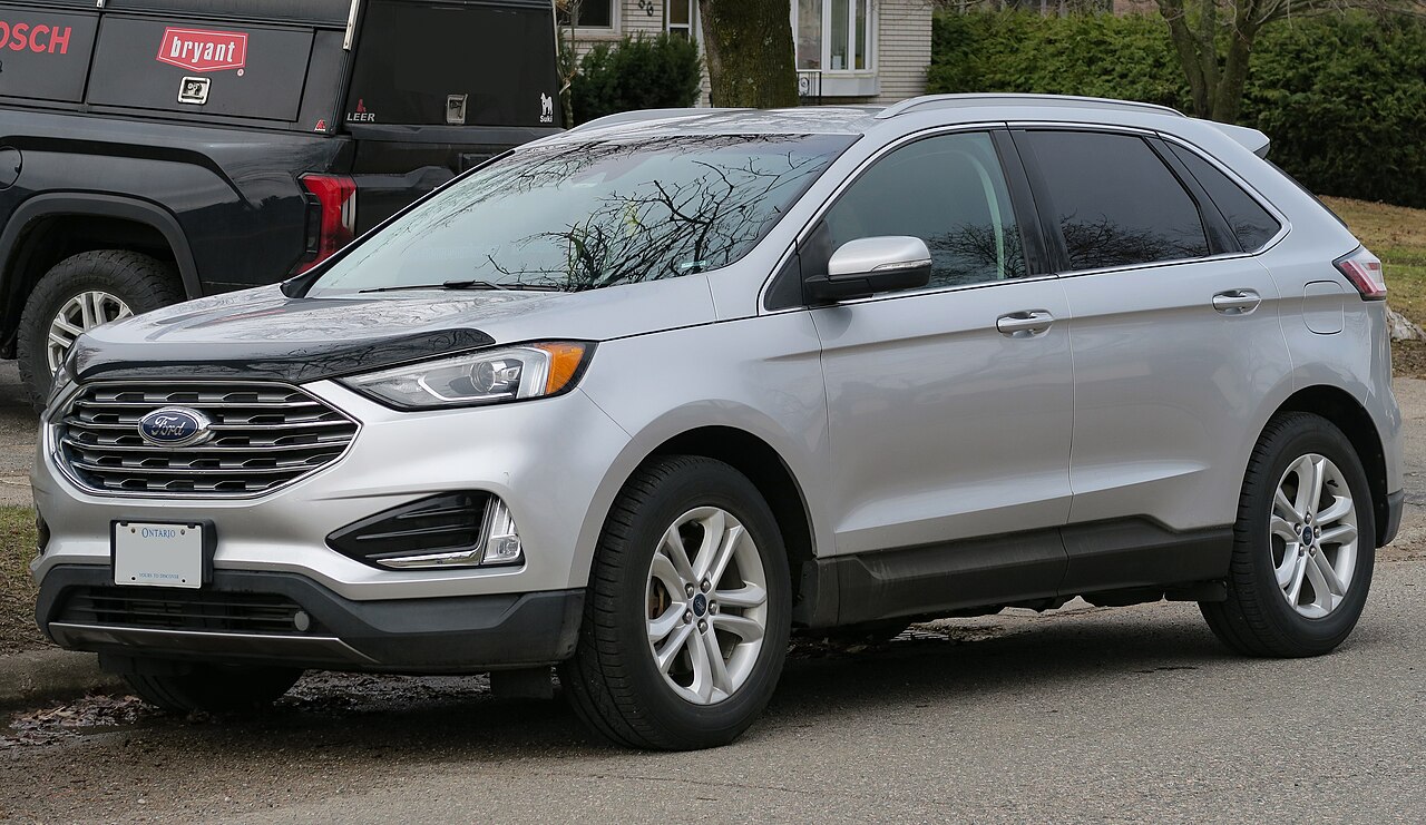 2019 Ford Edge SEL SUV, front left view