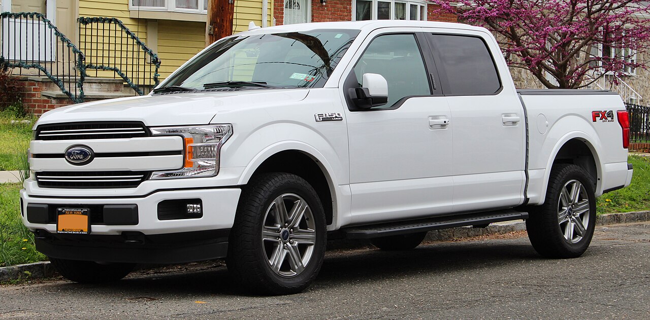 2018 Ford F-150 Lariat crew cab pickup, front view